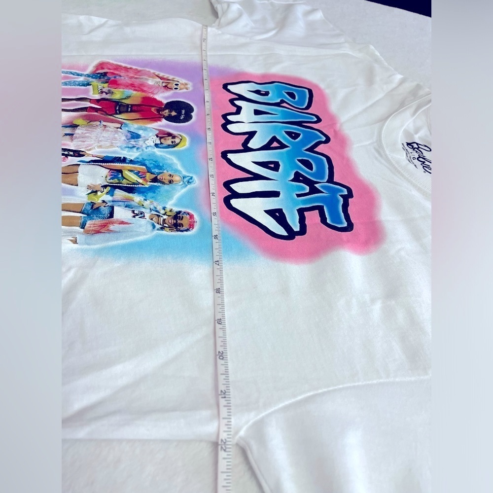 Barbie graphic short sleeve tshirt size large NWOT barbiestyle unique - Picture 5 of 6